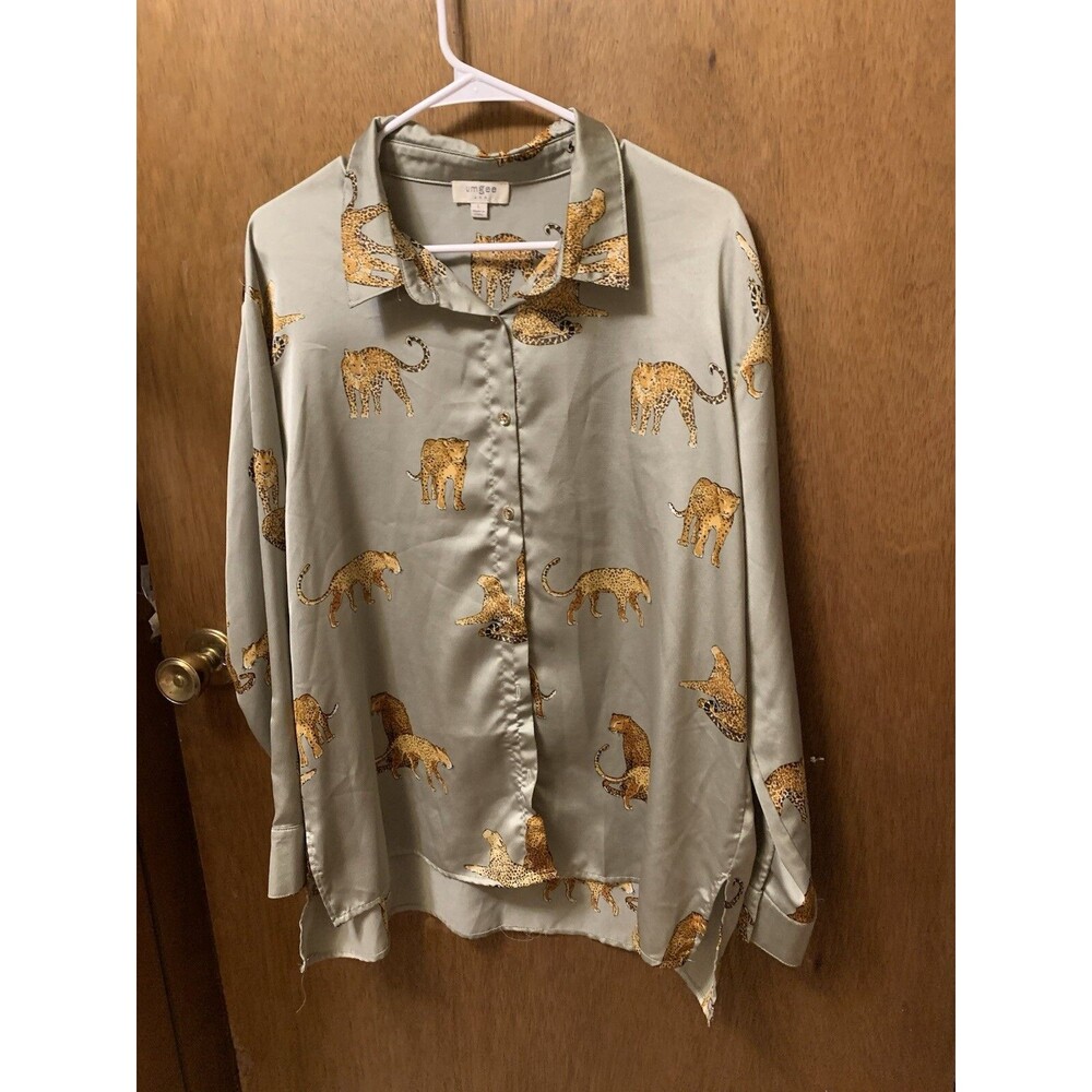Umgee Usa Women's size large button down blouse with large cats